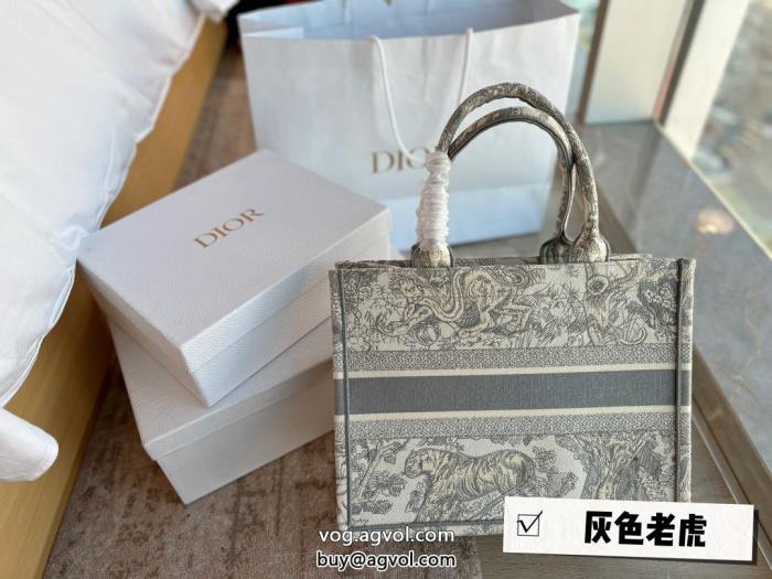 DIORブランド フェイクバッグカジュアルで気分爽快お洒落上級者_0_2