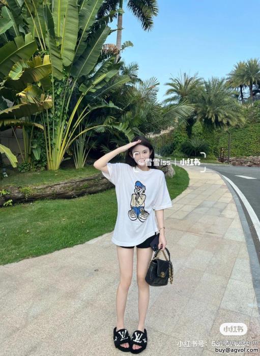 LOUIS VUITTONブランド コピー  期間限定季節感をプラス人気商品半袖Tシャツ_0_1