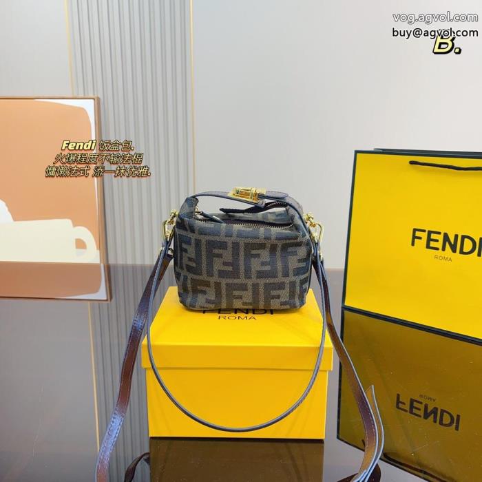 個性派さん甘過ぎず大人な印象にバッグブランド 品 スーパー コピーFENDI_0_0