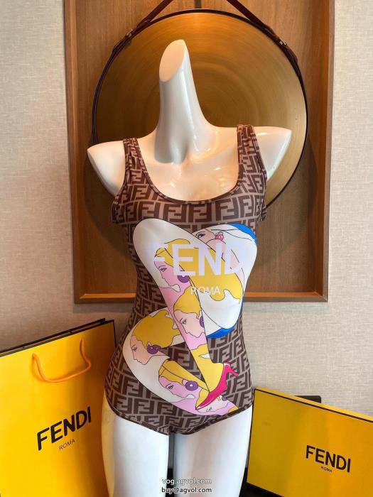 ワンピース2023トレンド感満載なアイテム爽やかすぎない大人の印象にブランド 通販FENDI_0_0