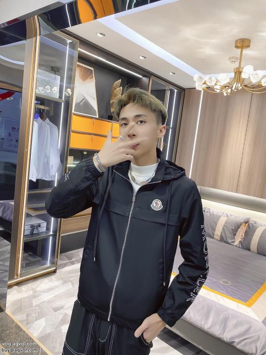 ブランド コピー ショップMONCLERジャケット一気にトレンド感満載な着こなし今季はファション感漂う_0_2