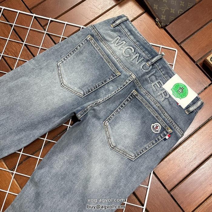 偽 ブランド 安定感があり控えめにしてヘルシーな印象MONCLERジーンズ_0_3