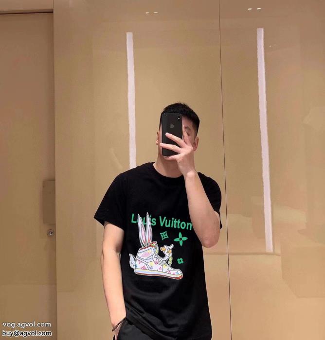 コピー ブランド 優良LOUIS VUITTON人気モデル愛用在庫確保済半袖Tシャツ_0_1