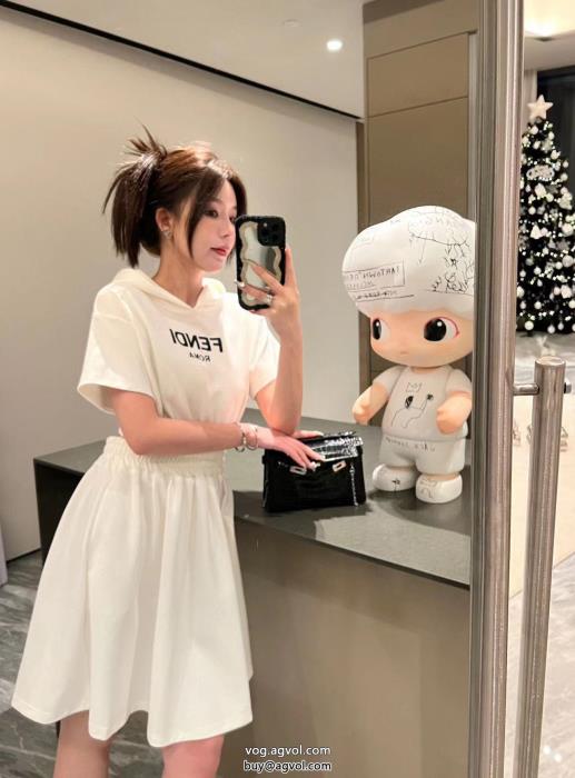 ワンピースコピー 品 ブランドFENDI風合いが魅力元気な印象に_0_2