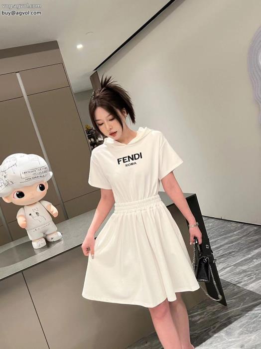 ワンピースコピー 品 ブランドFENDI風合いが魅力元気な印象に_0_3