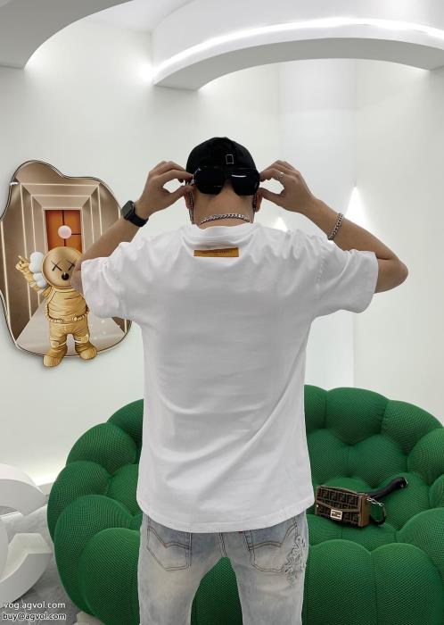 LOUIS VUITTON在庫確保済大人な印象が溢れ出る半袖Tシャツスーパー コピー 安心_1_1