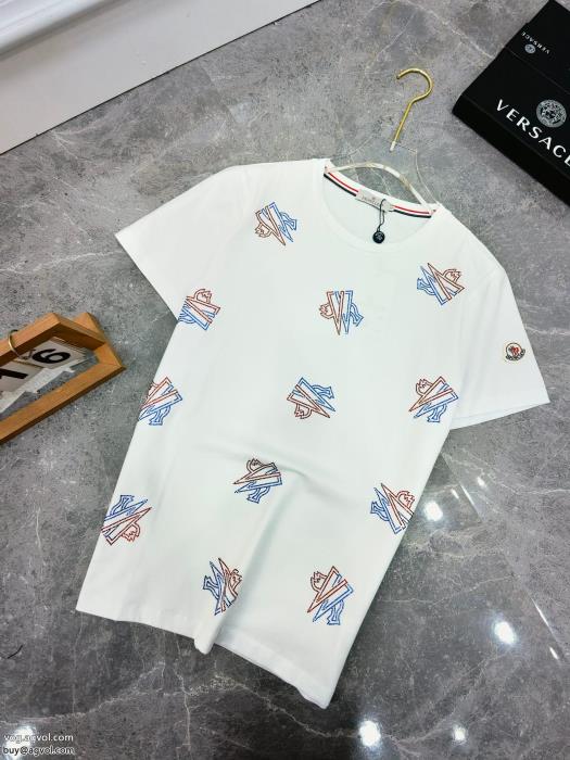 MONCLER通販 ブランド半袖Tシャツ個性的なスタイリングカジュアルさ_0_1