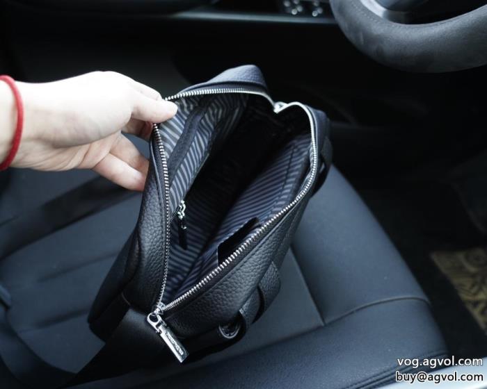 VERSACEブランド コピー 販売 一気に明るい2023のスタイル使い勝手の良さバッグ_0_1