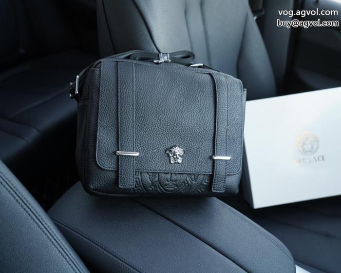 VERSACEブランド コピー 販売 一気に明るい2023のスタイル使い勝手の良さバッグ_0_2