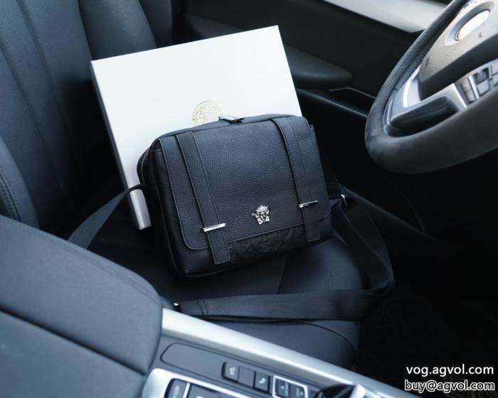 VERSACEブランド コピー 販売 一気に明るい2023のスタイル使い勝手の良さバッグ_0_4