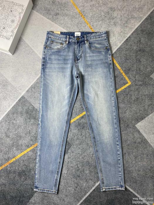 BURBERRY希少なアイテム軽やかな素材感ジーンズスーパー コピー  _0_1