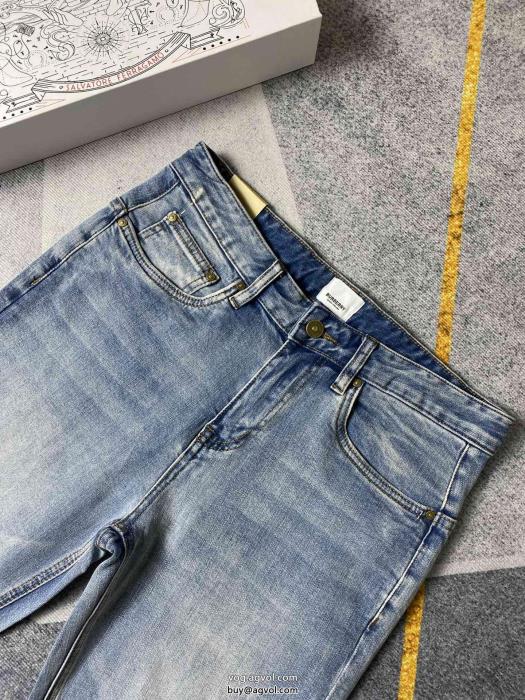 BURBERRY希少なアイテム軽やかな素材感ジーンズスーパー コピー  _0_2