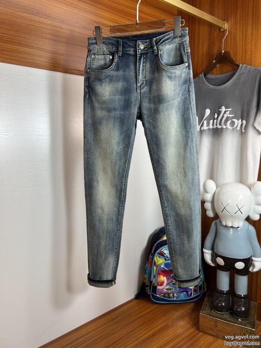 偽 ブランドMONCLERシンプルなデザインすぐお届け　2023新作ジーンズ_0_4