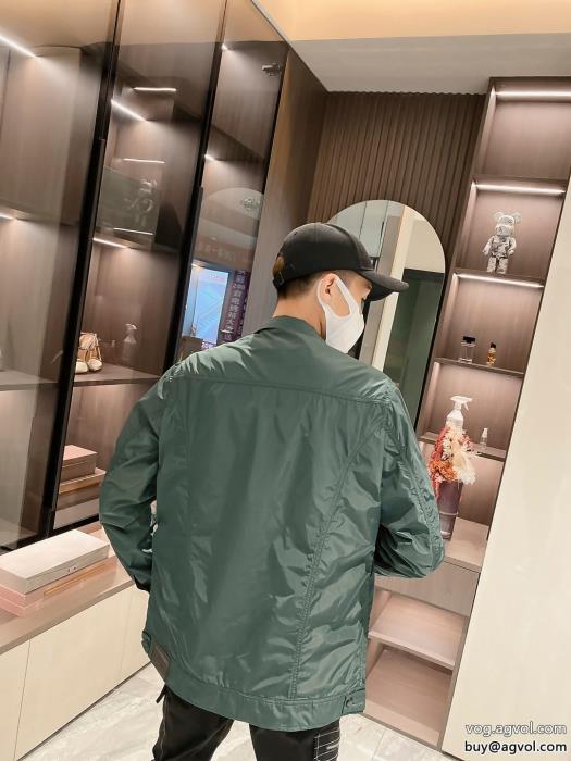 バーバリージャケットブランド 偽物 通販目を惹く今季は色を使った注目新品_0_2