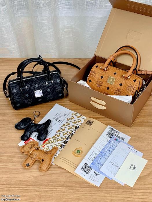 抜け感を出す2023季節限定バッグMCMコピー 品 販売_0_2