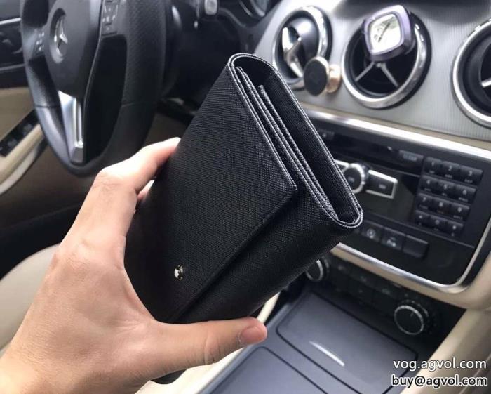財布スーパー コピー 品MONTBLANC著名人の着用上品で優しい雰囲気に_0_1