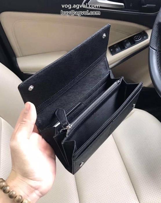 財布スーパー コピー 品MONTBLANC著名人の着用上品で優しい雰囲気に_0_2