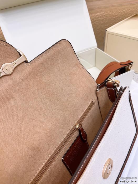 偽 ブランドバッグカジュアルスタイルを軽快に鮮度が手に入るCOACH_0_4
