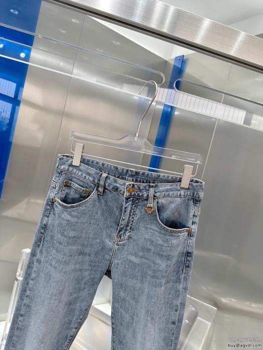 最も話題となったアイテム完売間近偽物 ブランド 激安ARMANIジーンズ_0_1