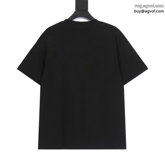 半袖Tシャツブランド コピーLOEWE柔らかい雰囲気にまとめて雑誌掲載_0_2