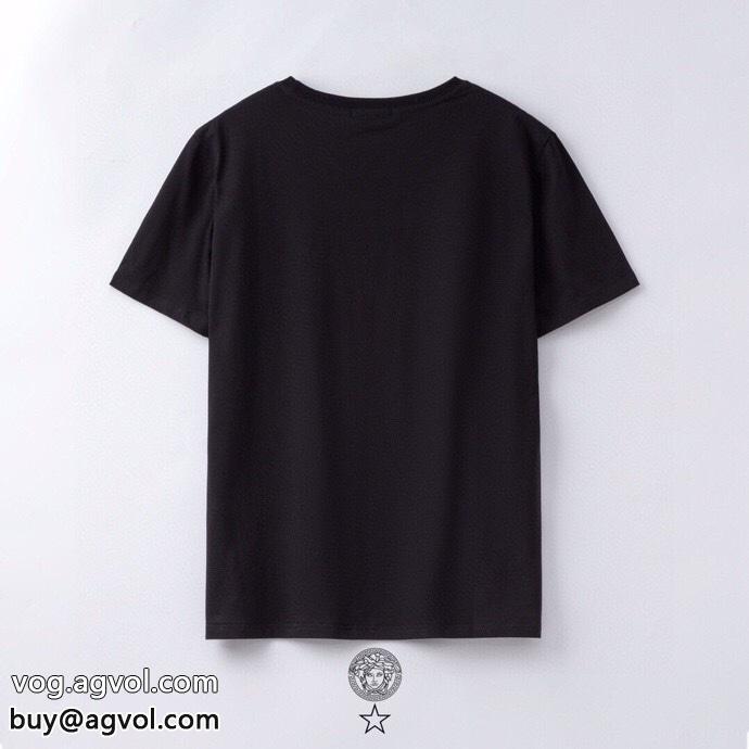 2023年流行ファッションスタイルアップ上品半袖Tシャツブランド 偽物ヴェルサーチ_0_4