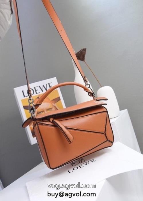 LOEWEコピー 商品 通販控えめにしてヘルシーな印象大変人気バッグ_0_0