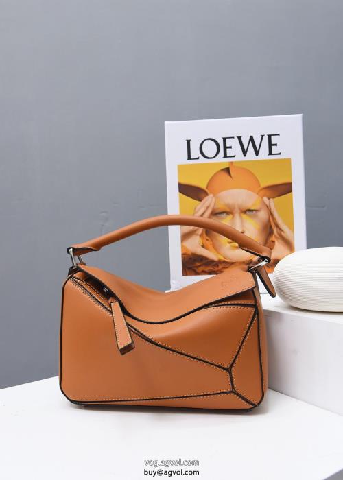 LOEWEコピー 商品 通販控えめにしてヘルシーな印象大変人気バッグ_0_2