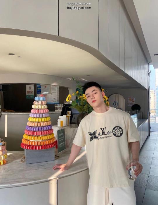 お買い得海外限定激安 ブランド半袖TシャツLOUIS VUITTON_0_2