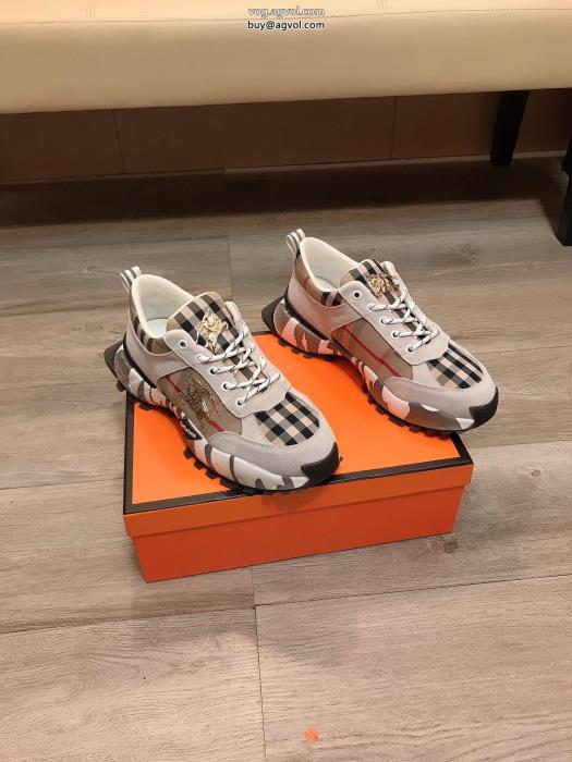ブランド フェイクスニーカーBURBERRY品良くおしゃれ定番が欲しい方_0_2