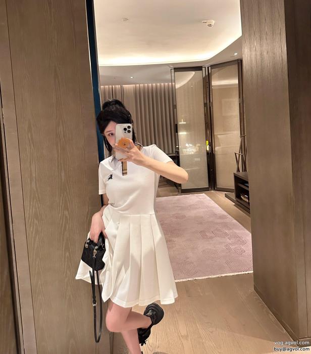 BURBERRYブランド 偽物 通販優しい肌触りプレミアム品質ワンピース_0_5