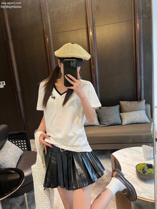 ミュウミュウコピー 品 販売愛用者がとっても多い先行予約販売半袖Tシャツ_0_1