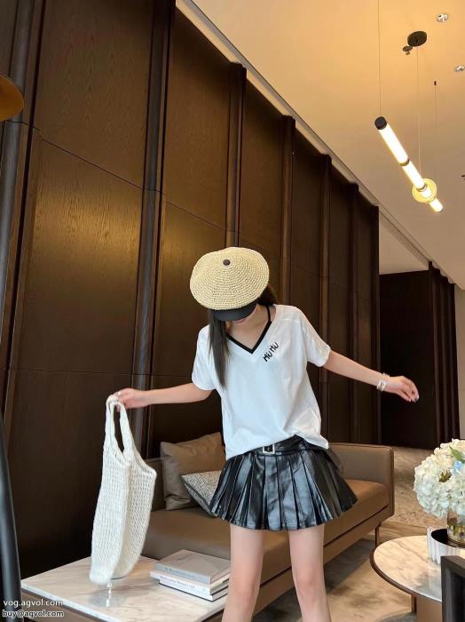 ミュウミュウコピー 品 販売愛用者がとっても多い先行予約販売半袖Tシャツ_0_2