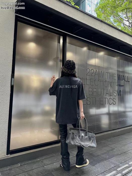 半袖Tシャツコピー 品 ブランド上品なカジュアルコーデに2023の新作balenciaga_0_3