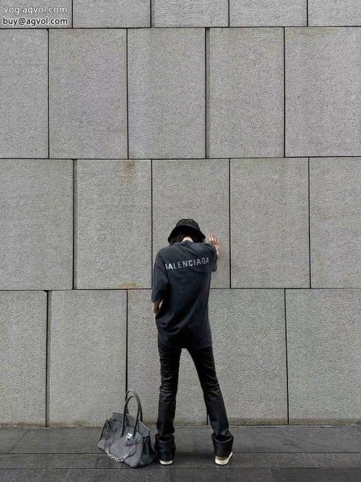 半袖Tシャツコピー 品 ブランド上品なカジュアルコーデに2023の新作balenciaga_0_4