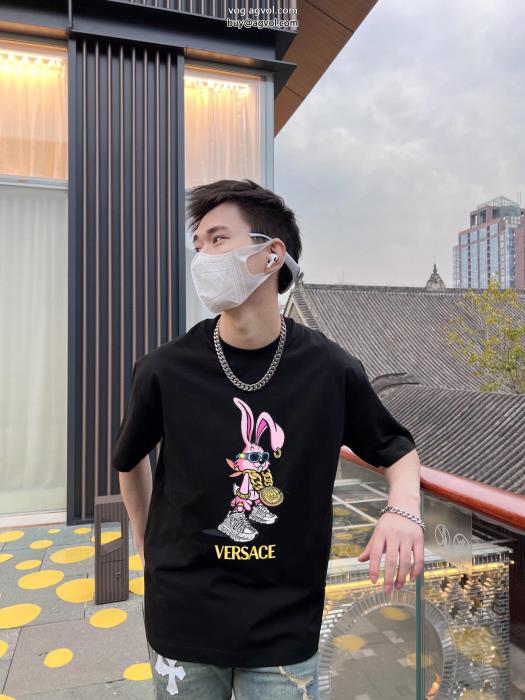 定番人気商品2023のトレンド偽物 通販 半袖TシャツVERSACE_0_1