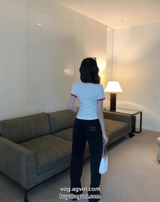 MIUMIUコピー ブランド半袖Tシャツ今季話題の一級品2023人気お買い得アイテム_0_2