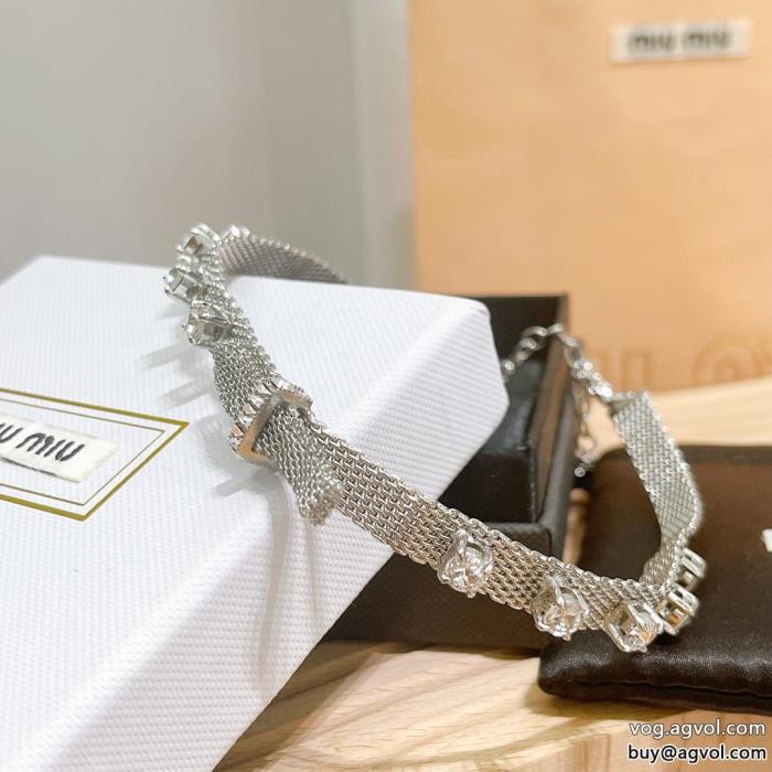 新着入荷2023最新コラボ　完売間近ネックレスMIUMIUブランド 激安 _0_0
