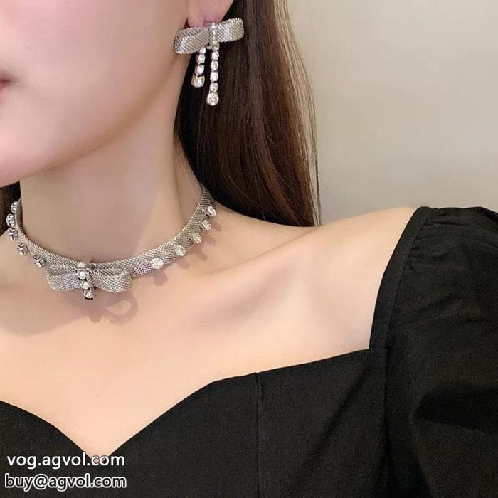 新着入荷2023最新コラボ　完売間近ネックレスMIUMIUブランド 激安 _0_2