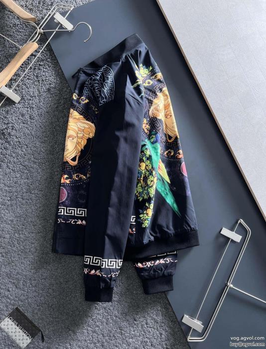 ブランド 偽物 通販不動の人気2023最新完璧なシルエットジャケットVERSACE_0_3