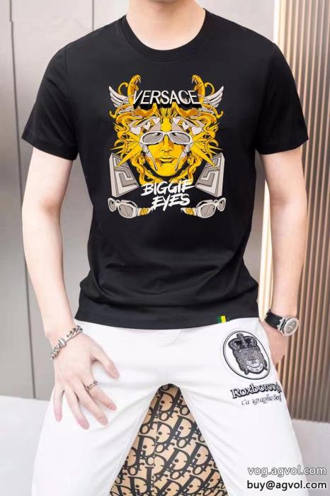 贅沢な逸品一目惚れした偽 ブランド 販売ヴェルサーチ半袖Tシャツ_0_3