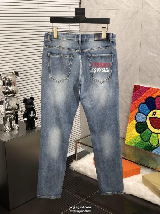 ジーンズ完売必須魅力的な今年らしいフェンディ偽物 通販 _0_2