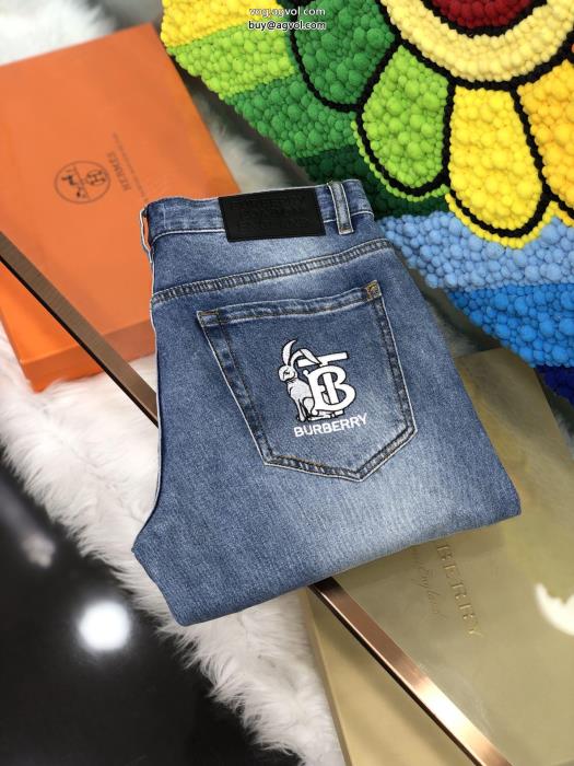 スーパー コピー 品柔らかな着心地残り僅かBURBERRYジーンズ_0_2