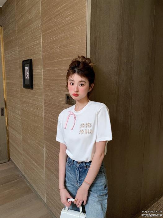 ブランド コピー 販売ミュウミュウ半袖Tシャツ注目の一品高級感が好評です_0_2