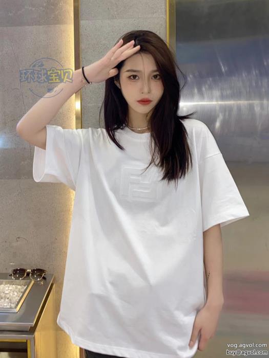 FENDIストリートを感じさせるセール早いもの勝ち半袖Tシャツスーパー コピー 品_0_3