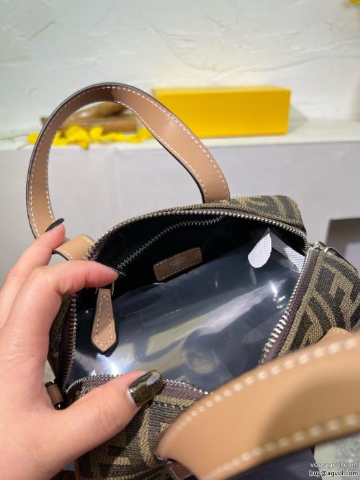 コピー 商品 通販バッグフェンディ快適な着心地お洒落な印象に_0_0