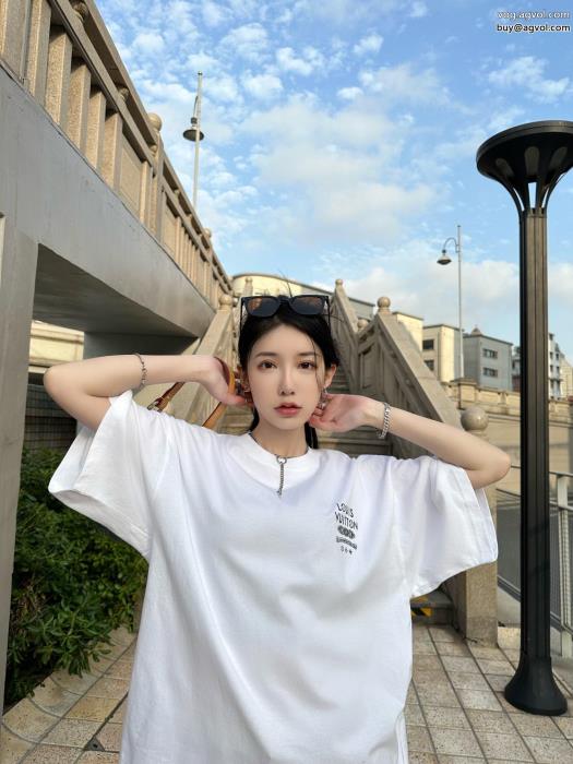 偽 ブランド 半袖Tシャツ超稀少格好良いルイ ヴィトン_0_1