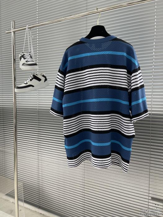 半袖Tシャツブランド コピー ショップ雑誌掲載お気に入りのスタイルバーバリー_0_3