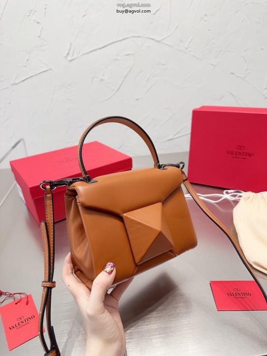VALENTINOバッグ目が離せない国内発セール完売間近偽 ブランド 購入_0_1