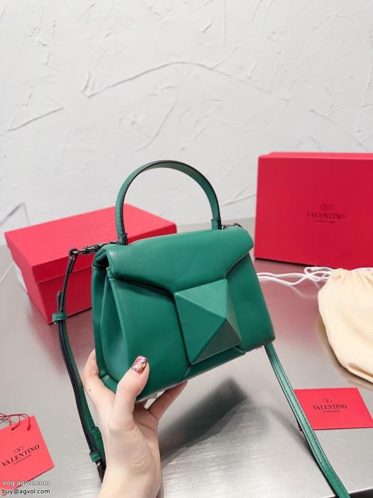 VALENTINOバッグ目が離せない国内発セール完売間近偽 ブランド 購入_0_2