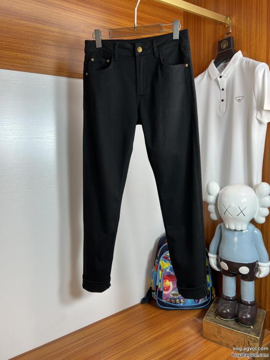 話題が沸騰中お洒落上級者ジーンズブランド 通販 激安VERSACE_0_3
